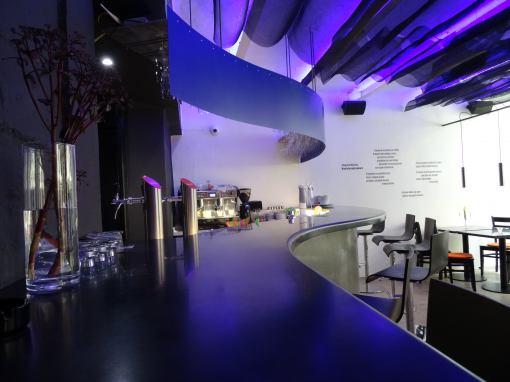 MOARÉ kaviareň bar